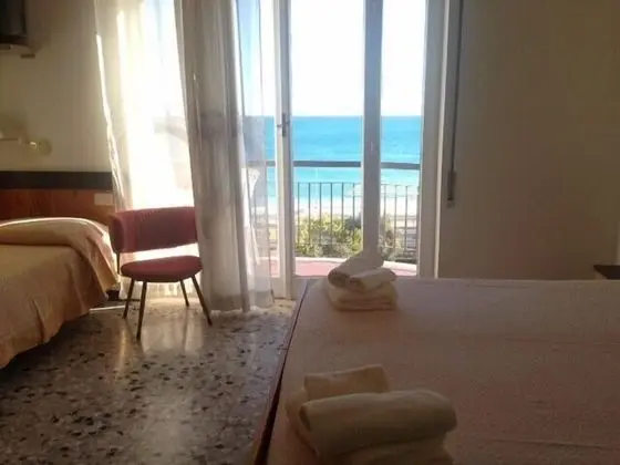 Tek Büyük Yataklı Oda, Balkon