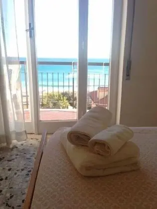 Tek Büyük Yataklı Oda, Balkon