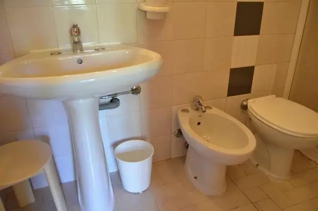 Üç Kişilik Oda