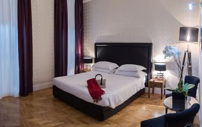 Deluxe Üç Kişilik Oda