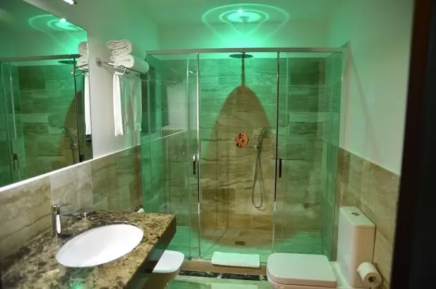 Deluxe Üç Kişilik Oda