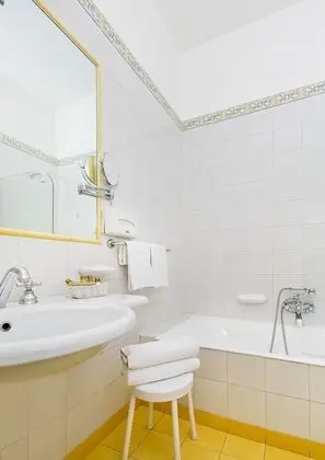 Tek Büyük Yataklı Oda, Balkon, Deniz Manzaralı