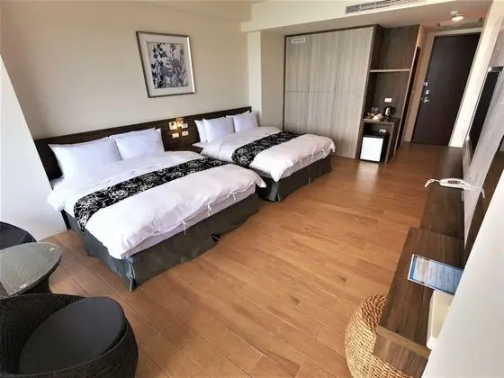 Deluxe Dört Kişilik Oda, Göl Manzaralı