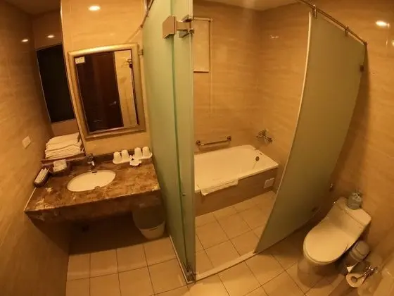 Deluxe Dört Kişilik Oda, Göl Manzaralı