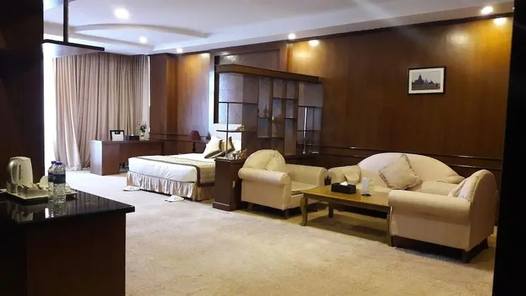 Business Tek Büyük Yataklı Oda