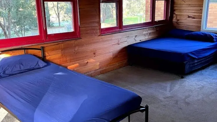 Ev (Honeyshed Bunkhouse A)