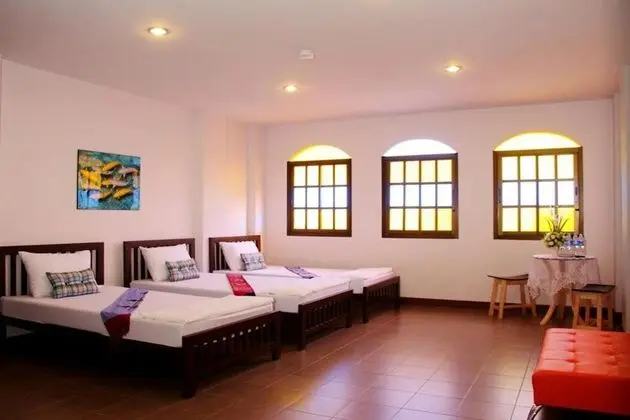 Triple Bed