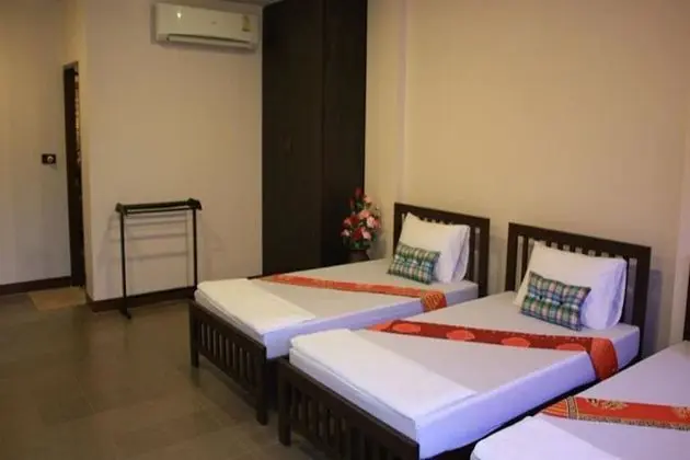 Triple Bed