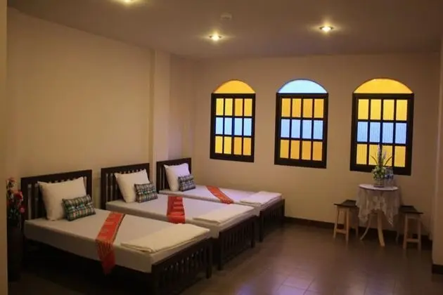 Triple Bed