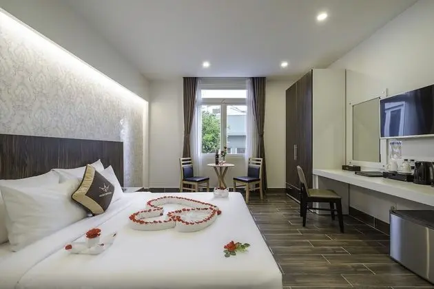Premium Tek Büyük Yataklı Oda