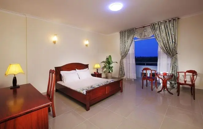 Honeymoon Tek Büyük Yataklı Oda