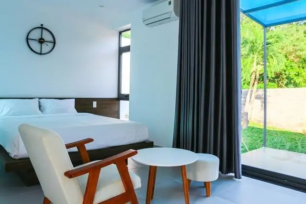 Deluxe Tek Büyük Yataklı Oda, Küvet, Bahçe Manzaralı