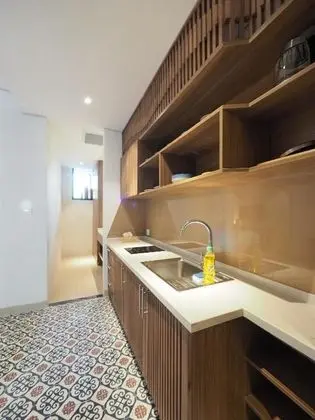 Stüdyo, Havuz Kenarı