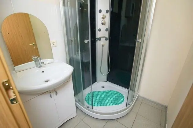 Economy Tek Büyük Yataklı Oda, Ortak Banyo