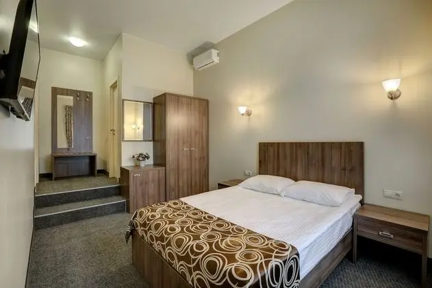 Standard Tek Büyük Yataklı Oda