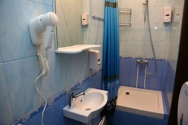 Economy Dört Kişilik Oda, Ortak Banyo