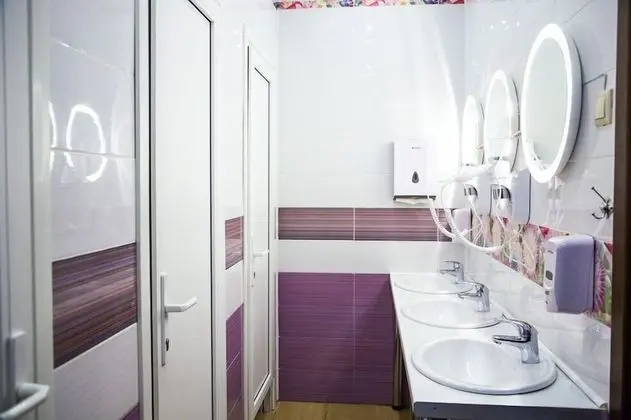 Economy Dört Kişilik Oda, Ortak Banyo