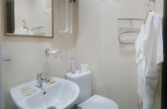 Comfort Tek Büyük Yataklı Oda