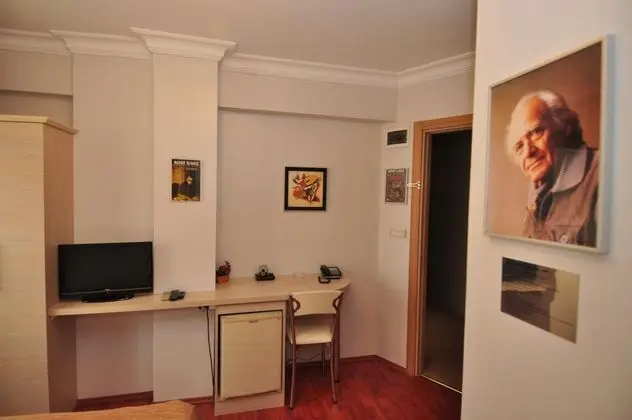 Tek Kişilik, Şehir Manzaralı