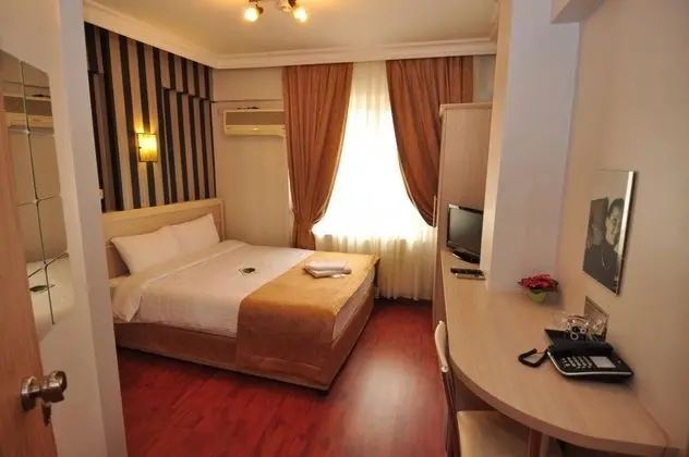 Triple, Şehir Manzaralı