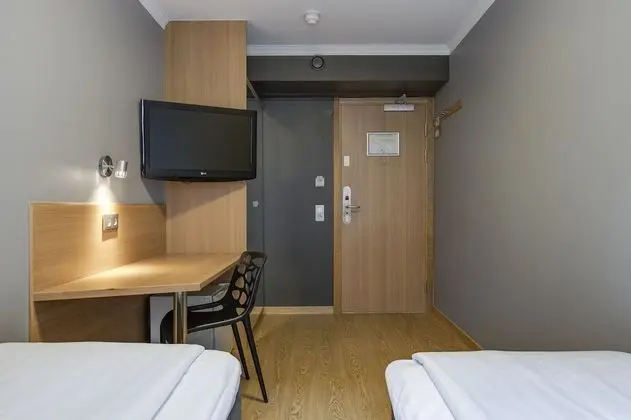 Tek Büyük veya İki Ayrı Yataklı Oda, Ortak Banyo (Bed linen included)
