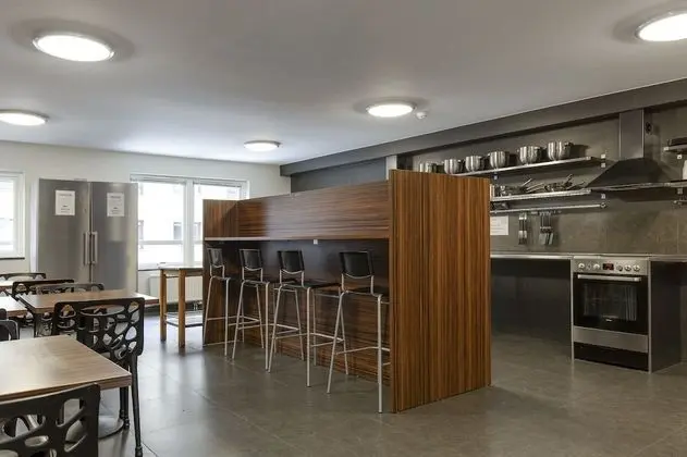 Tek Büyük veya İki Ayrı Yataklı Oda, Ortak Banyo (Bed linen included)