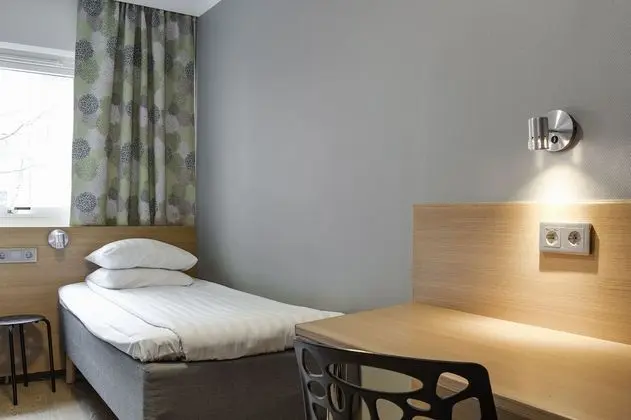 Tek Kişilik Oda, Ortak Banyo (Bed linen included)