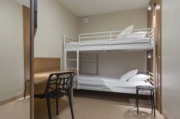 Tek Kişilik Oda, Ortak Banyo (Bed linen included)