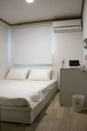 Tek Büyük Yataklı Oda (2F)