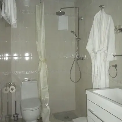 Standard Tek Büyük Yataklı Oda