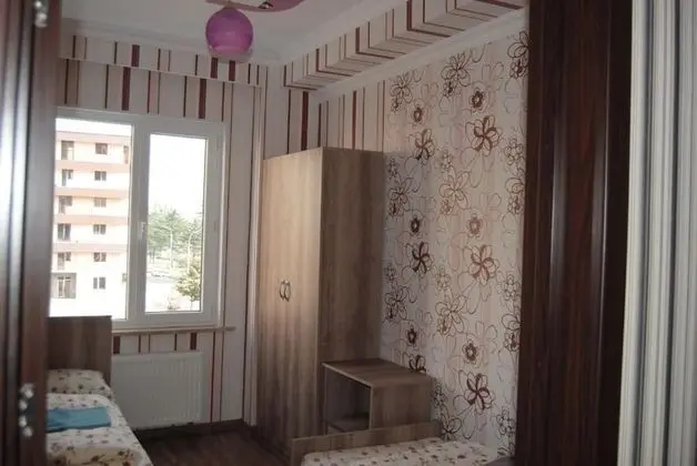 Tek Büyük Yataklı Oda, Ortak Banyo