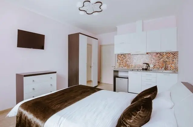 Stüdyo, Küçük Mutfak, Avlu