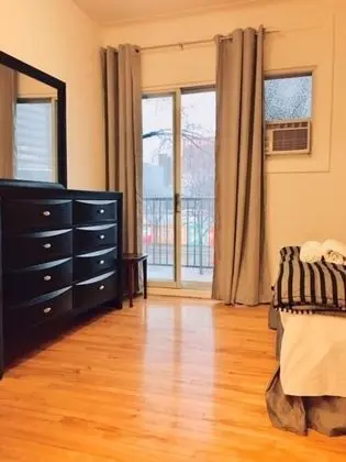 City Tek Büyük Yataklı Oda