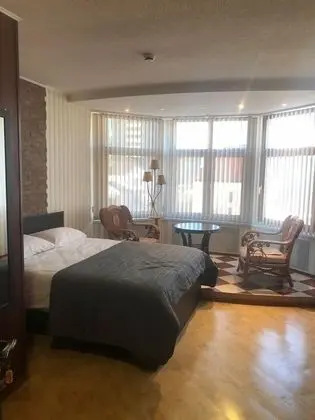 Luxury Tek Büyük Yataklı Oda