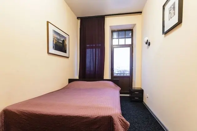 Tek Büyük Yataklı Oda, Ortak Banyo