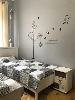 İki Ayrı Yataklı Oda, Ortak Banyo