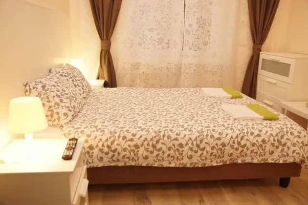 Standard Tek Büyük Yataklı Oda