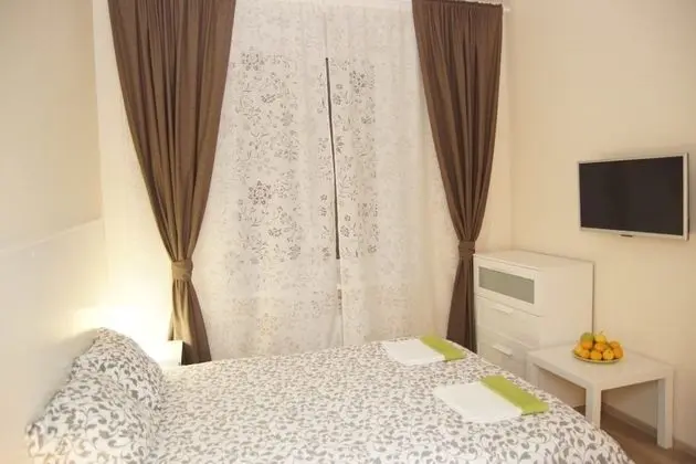 Standard Tek Büyük Yataklı Oda