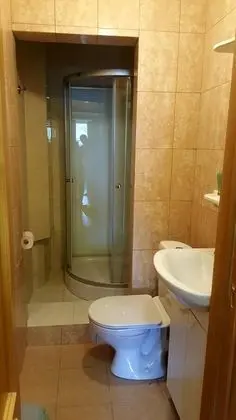 Üç Kişilik Oda