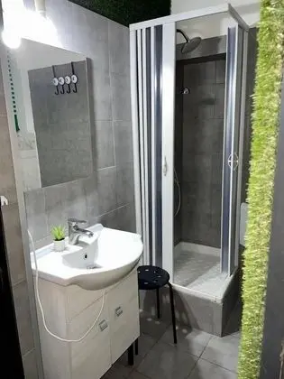 Tek Büyük Yataklı Oda (Private External Bathroom)