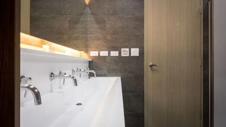 Ortak Ranzalı Oda, Sadece erkekler için, Ortak Banyo (2 people)