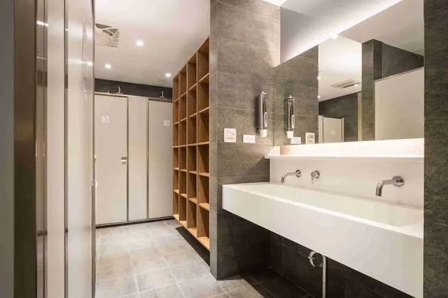 Ortak Ranzalı Oda, Sadece kadınlar için, Ortak Banyo