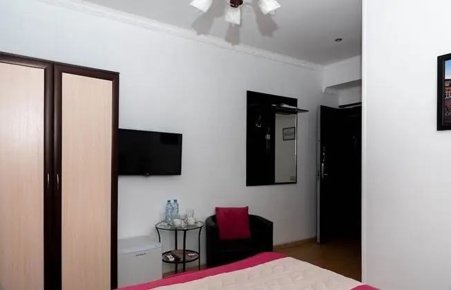 Comfort Tek Büyük Yataklı Oda