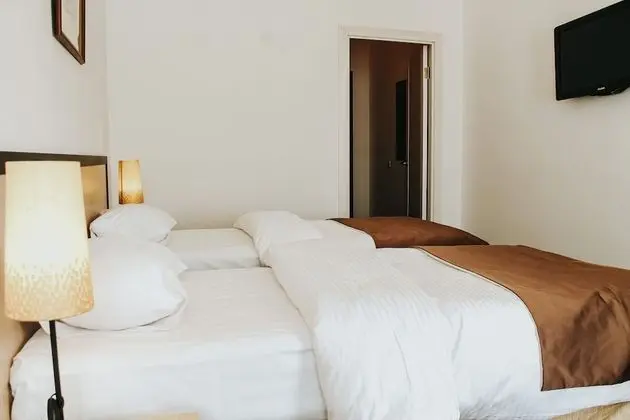 Comfort Tek Büyük veya İki Ayrı Yataklı Oda