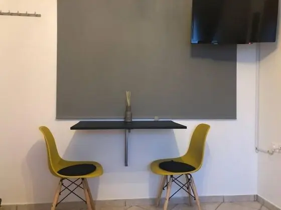 Ev
