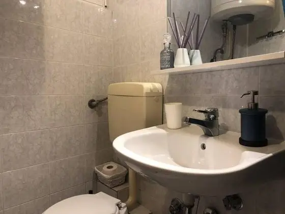 Ev