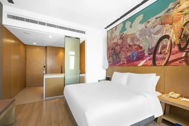 Deluxe Tek Büyük Yataklı Oda