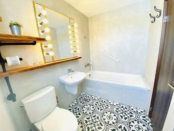 Deluxe Tek Büyük Yataklı Oda, Balkon, Deniz Manzaralı