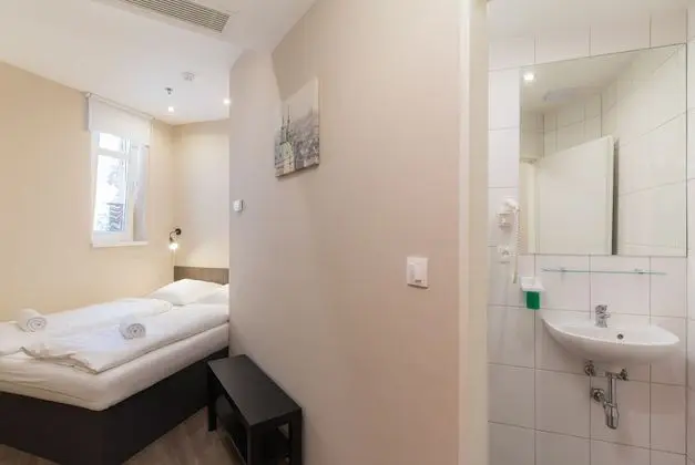 Basic Tek Büyük Yataklı Oda