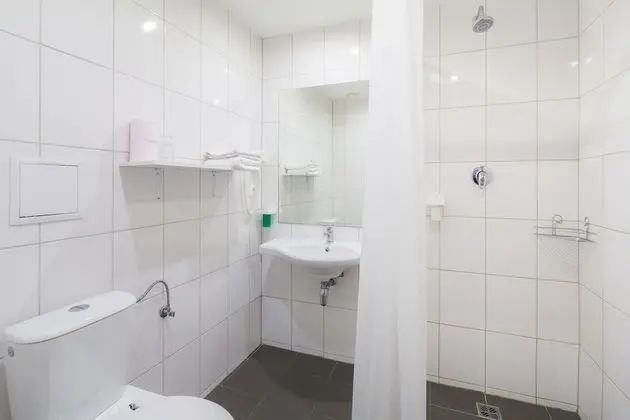 Basic Tek Büyük Yataklı Oda